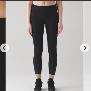 Lululemon Tight Stuff Tight 25in Black Leggings w/Scalloped Hem Sz 2